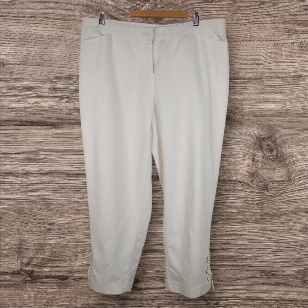 Rafaella Curvy White Capri Pants Size 14 Stretch Cotton Blend Grommet Detail